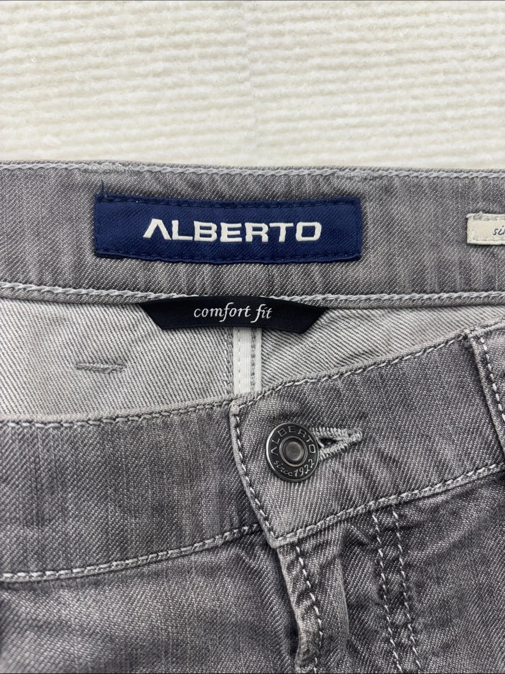 Alberto comfortable gray